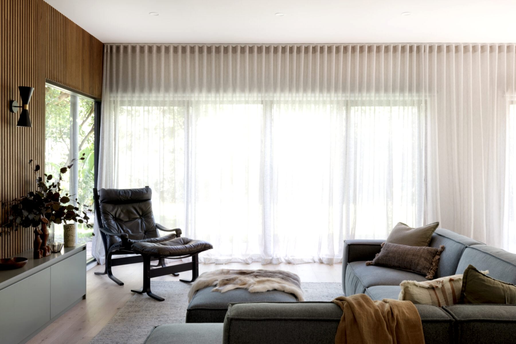 eclecticcreative-beaumaris-interior-design- sheercurtains