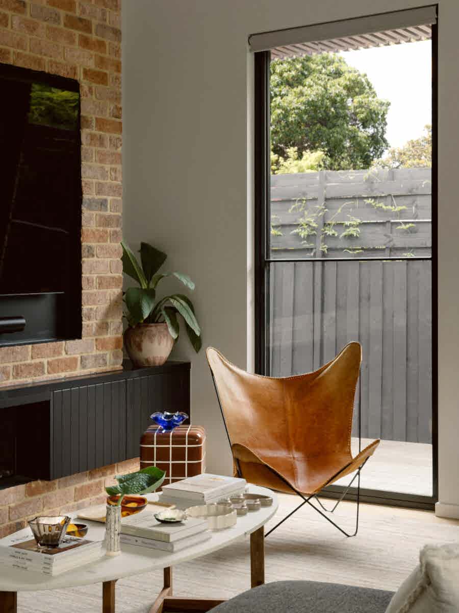 eclectic-creative-living-room-butterfly-chair
