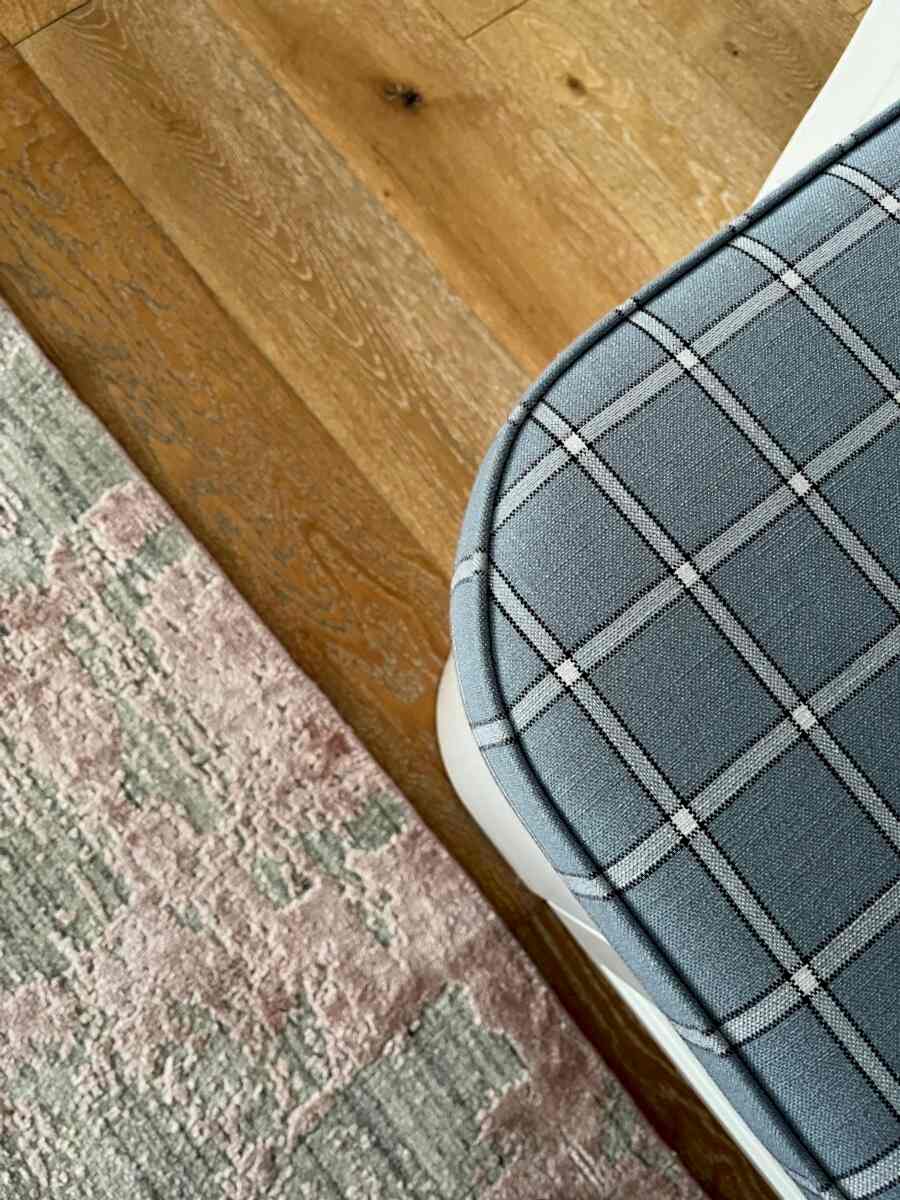 benchseat-rug-interior-design
